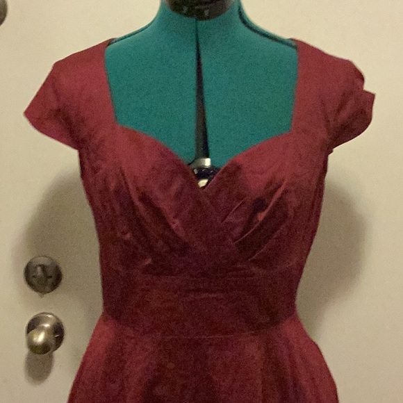 Maroon Rockabilly Style Dress Med, w/pockets.Crisscross Front, Cap Sleeves - Picture 3 of 10